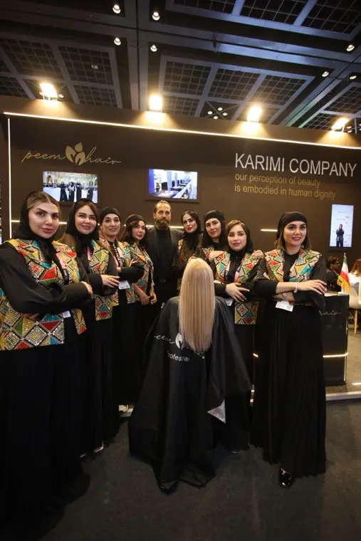 غرفهٔ کریمی کمپانی و پیم‌هیر در نمایشگاه تخصصی مو